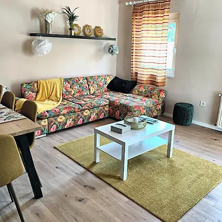 Holiday home Galler Jakuzzis Vendeghaz Gardony